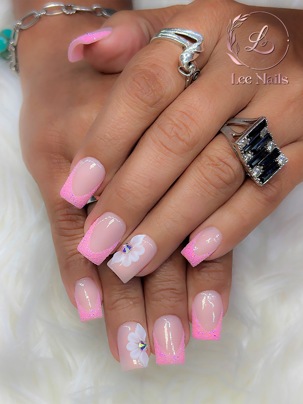 Lee Nails