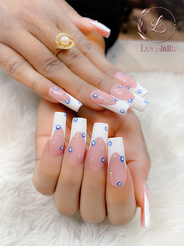 Lee Nails